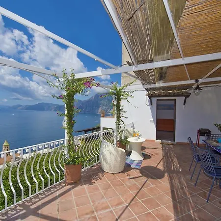 Casa Sunset, Among The Stairs Of